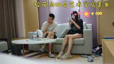 牛屌探花出品172cm极品长腿尤物 白皙美腿模特甜美侍奉